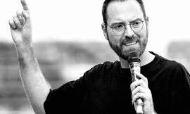 La città sul palcoscenico racconta la regia d’opera con Daniele Menghini